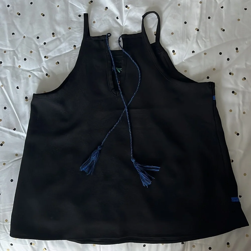 Embroidered Tank - Picture 2 of 4